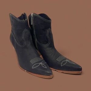 NWOB Donald J Pliner Pablo Leather Western Boots​